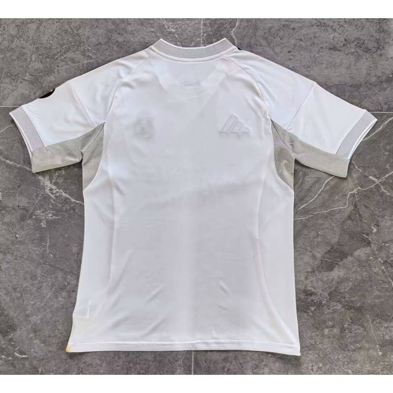 เรอัลมาดริด 25/26 ซีซั่นบ้านเสื้อ